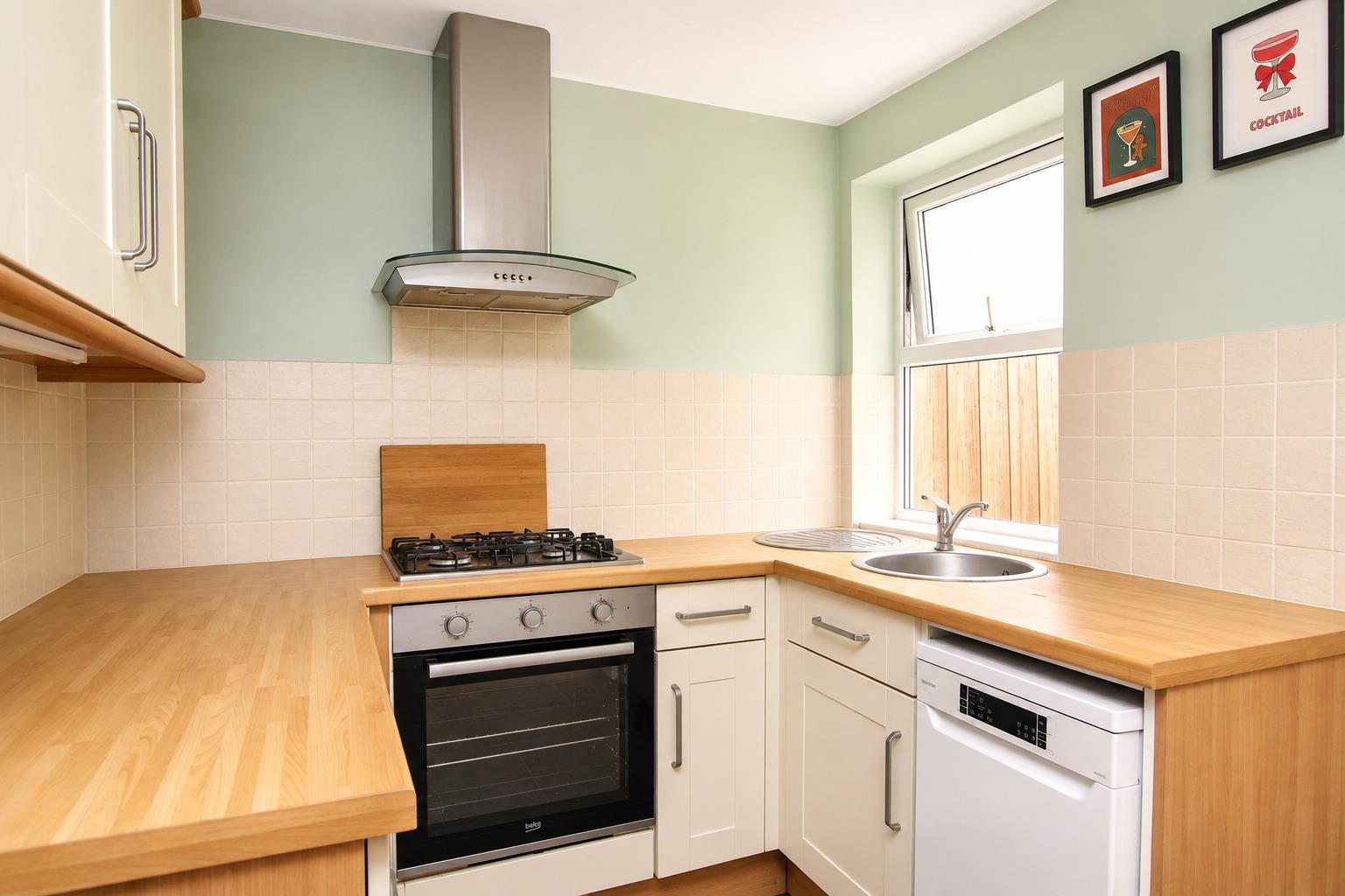 2 bed property in Little Street, Reading